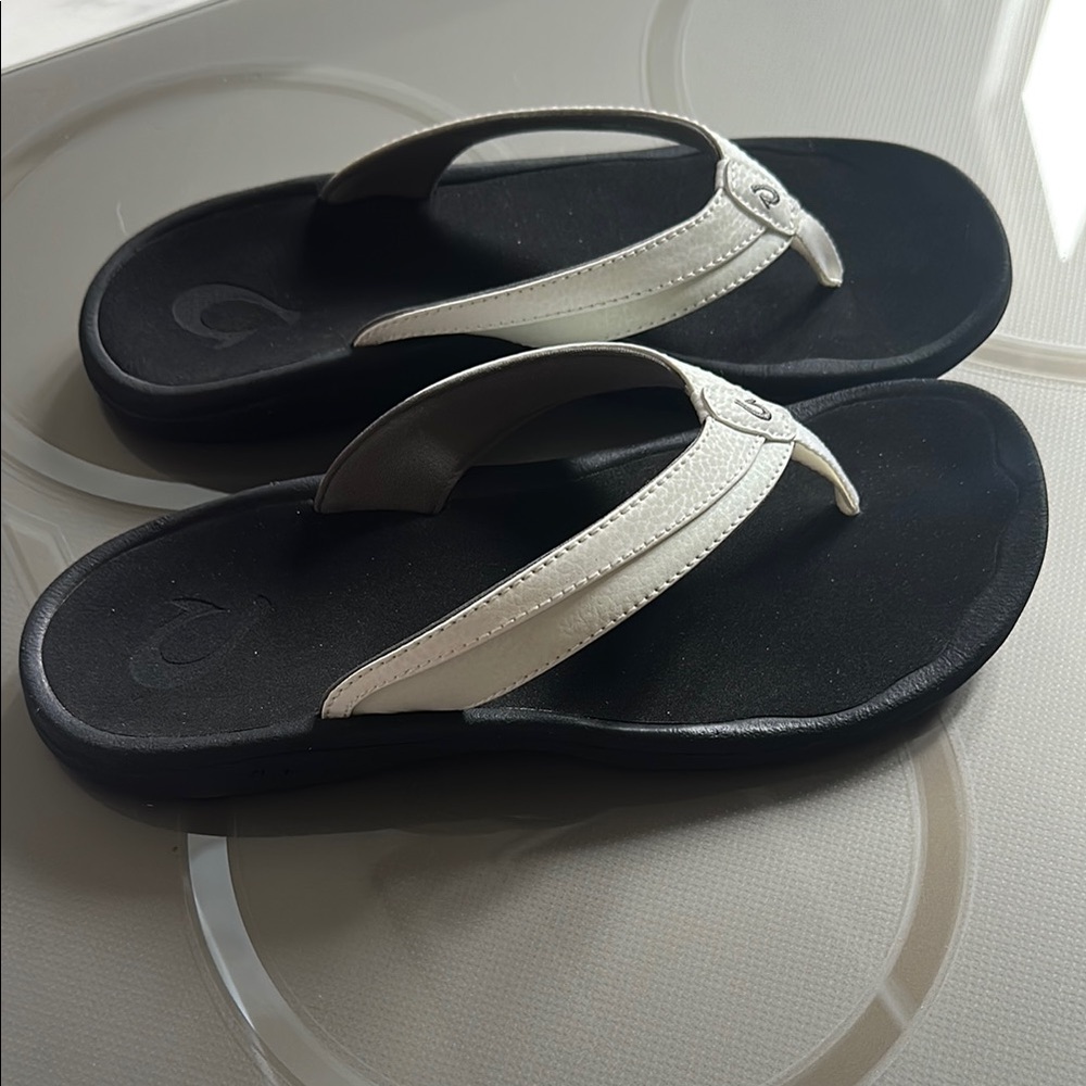OluKai Women's Sandals - Black and Cream